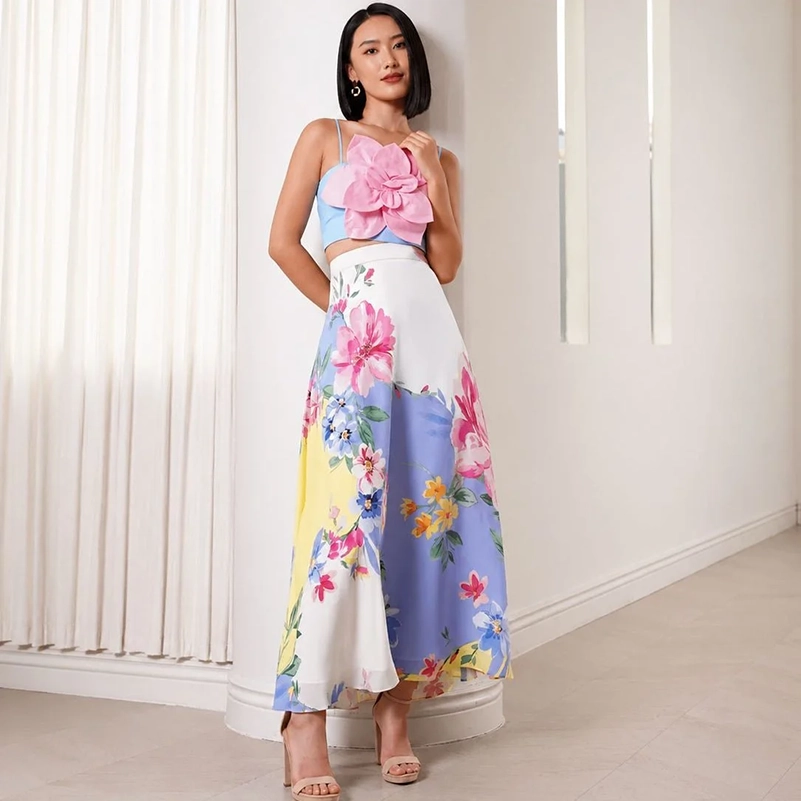 Yumi Kim Vacation Outfits Bring Florals Beyond The Beach