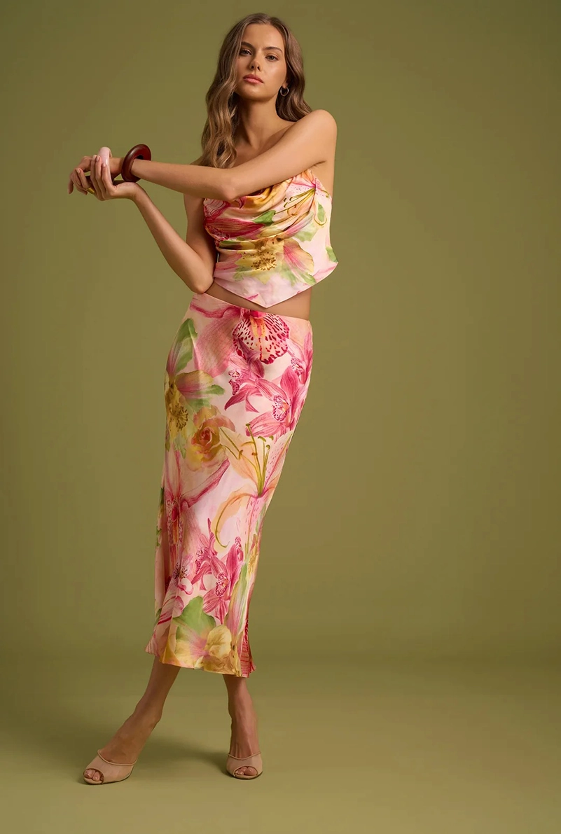 Rococo Sand Makes Vacation Dressing An All-Day Affair