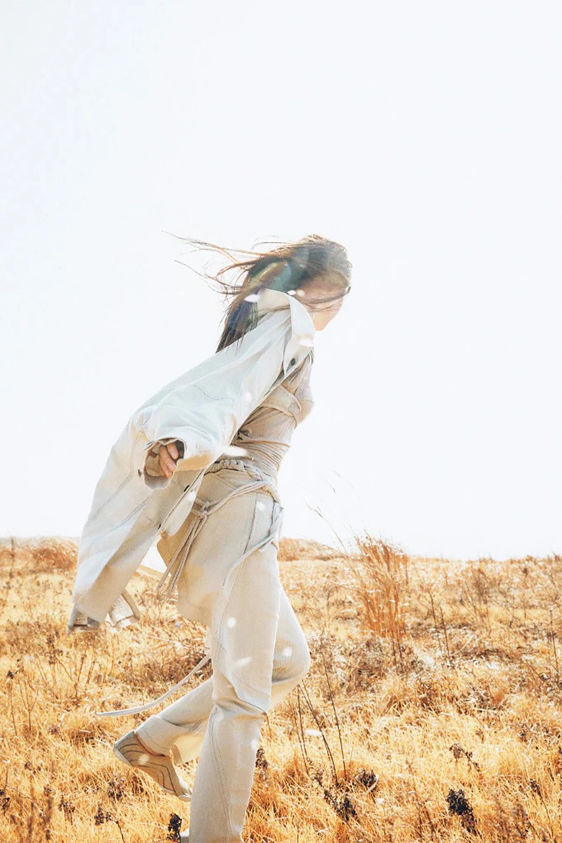Hyein Seo Ss26 Windward Lets The Coast Shape The Clothes