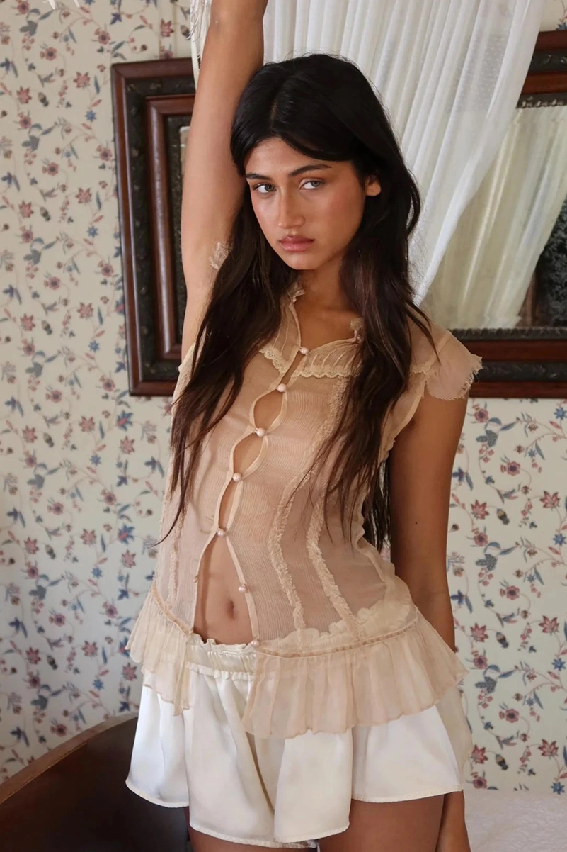 Fait Par Foutch Dresses Like A Drawer Full Of Vintage Keepsakes