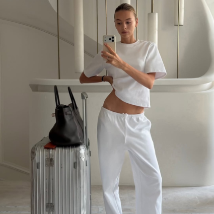 The Trick To A Stylish Yet Cozy Airport Outfit