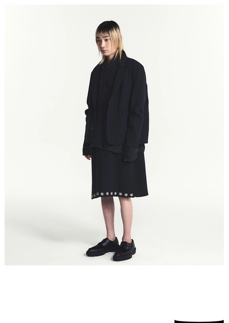 Hankim Aw26 Edelweiss Gives Dark Dressing A Delicate Counterpoint
