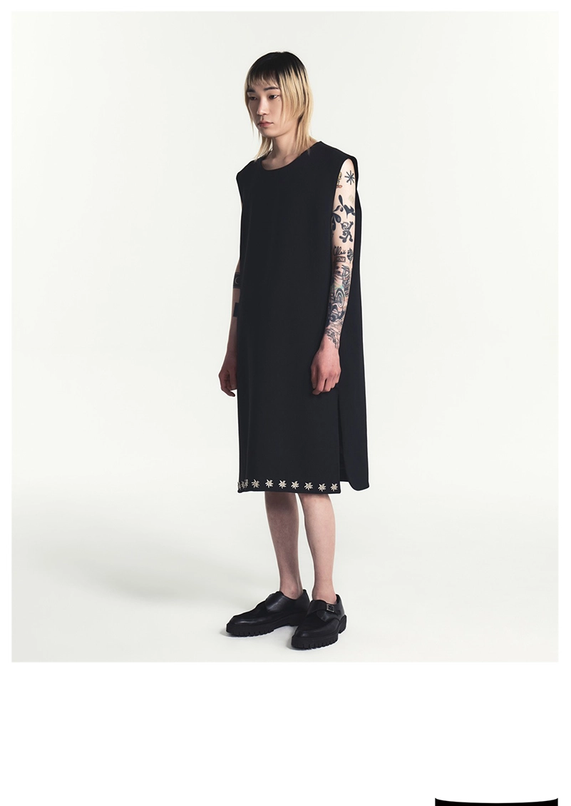 Hankim Aw26 Edelweiss Gives Dark Dressing A Delicate Counterpoint