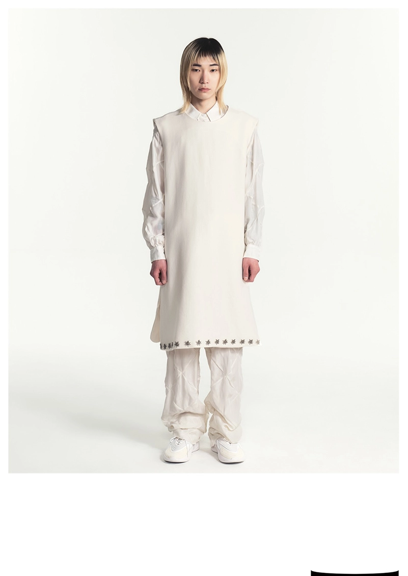 Hankim Aw26 Edelweiss Gives Dark Dressing A Delicate Counterpoint
