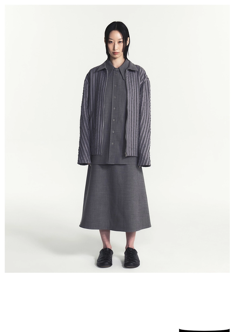 Hankim Aw26 Edelweiss Gives Dark Dressing A Delicate Counterpoint