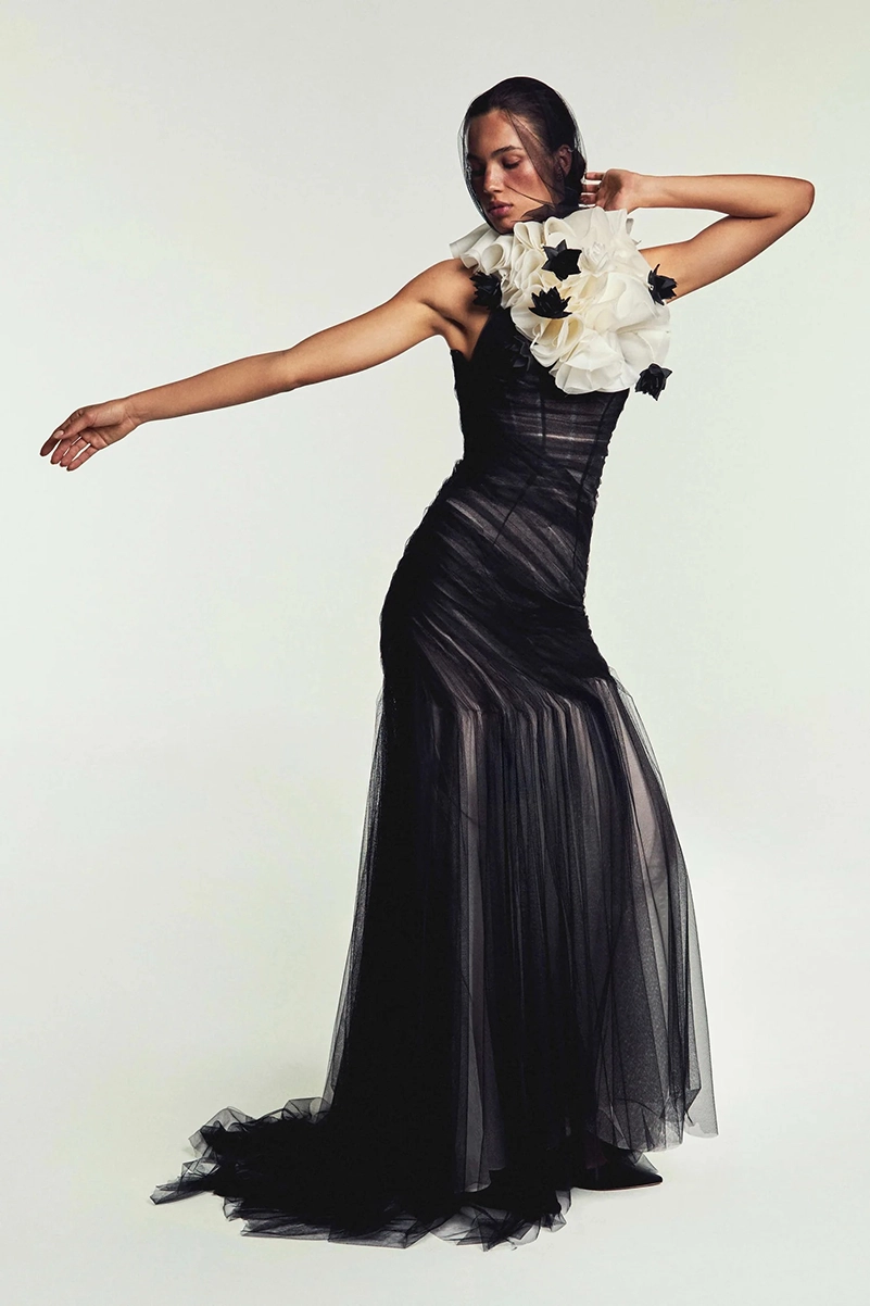 Monique Lhuillier Spring 2027 Bridal Loosens Up The Traditional Gown