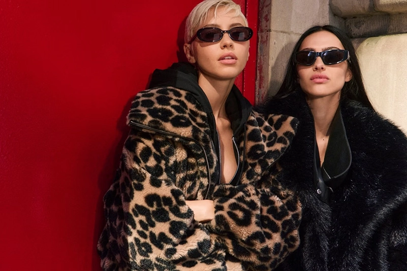 Iris Law And Amelia Gray Twin Their Way Through Dkny Fall 2026