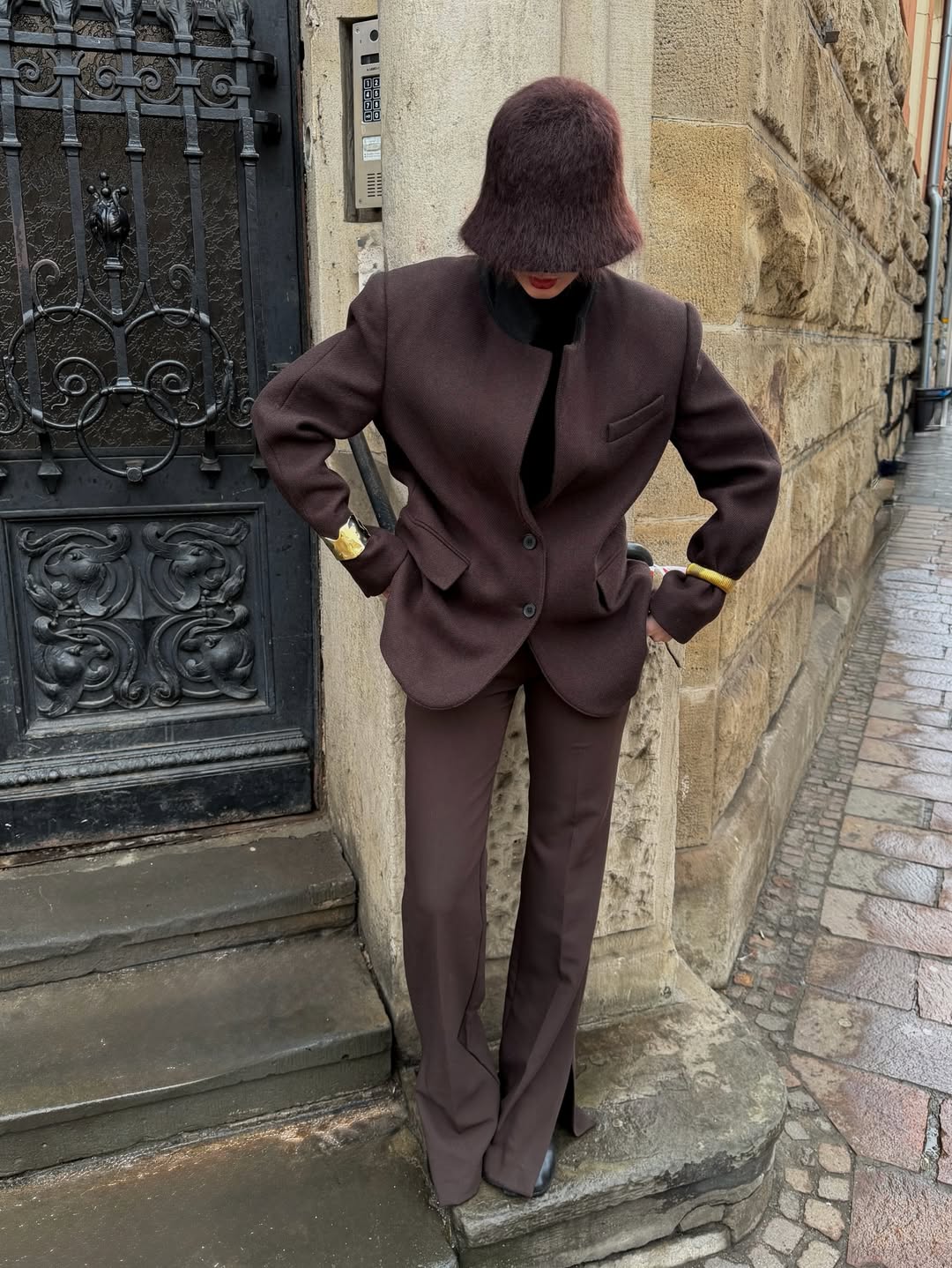 Fashion Blogger Wearing A Brown Suit For Fall