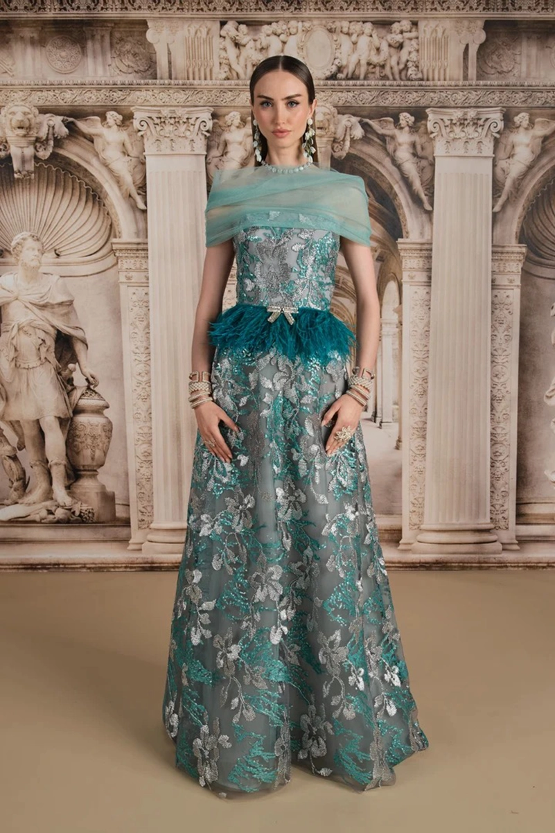 Reem Acra Resort 2027 Goes From Venetian Palazzos To Jewel-Tone Evenings