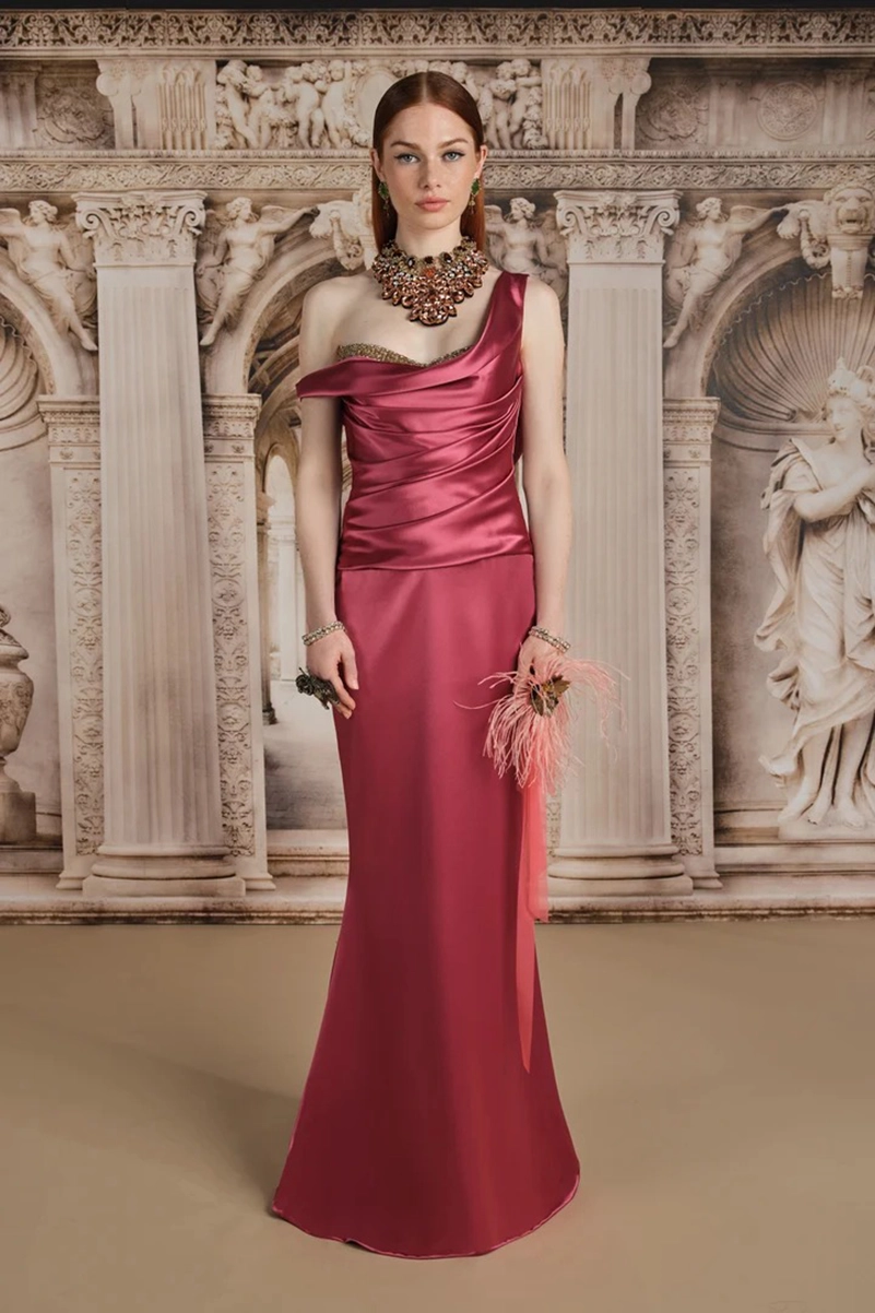 Reem Acra Resort 2027 Goes From Venetian Palazzos To Jewel-Tone Evenings