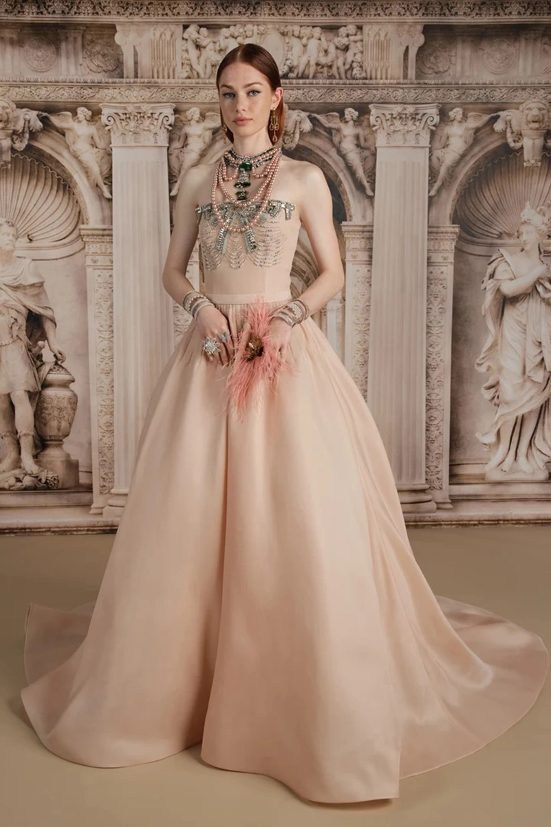 Reem Acra Resort 2027 Goes From Venetian Palazzos To Jewel-Tone Evenings