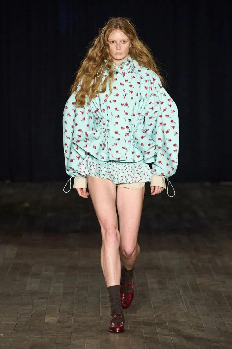 Aknvas Spring 2027 Turns The Wild Swans Into A Fashion Fairy Tale
