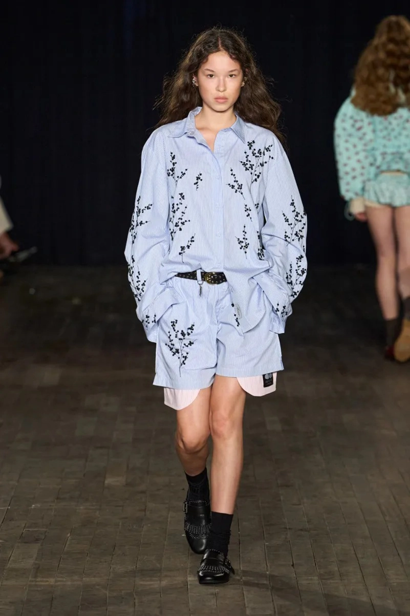 Aknvas Spring 2027 Turns The Wild Swans Into A Fashion Fairy Tale