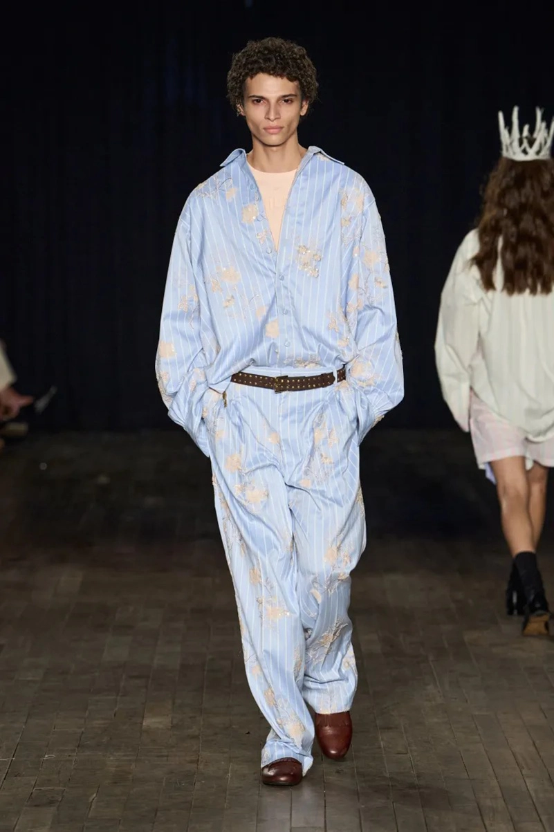 Aknvas Spring 2027 Turns The Wild Swans Into A Fashion Fairy Tale