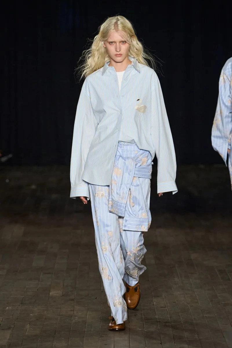 Aknvas Spring 2027 Turns The Wild Swans Into A Fashion Fairy Tale