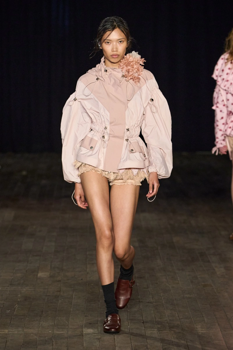 Aknvas Spring 2027 Turns The Wild Swans Into A Fashion Fairy Tale