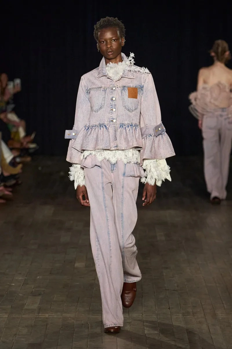 Aknvas Spring 2027 Turns The Wild Swans Into A Fashion Fairy Tale