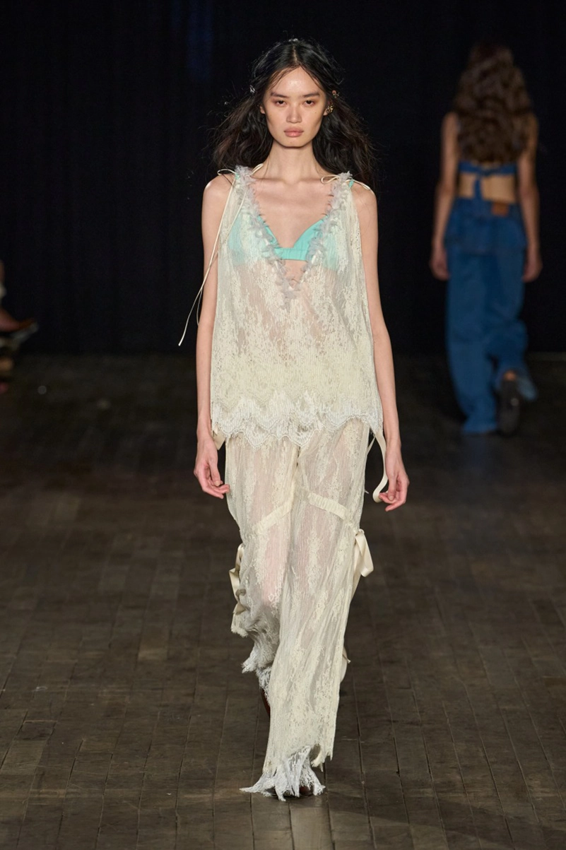 Aknvas Spring 2027 Turns The Wild Swans Into A Fashion Fairy Tale