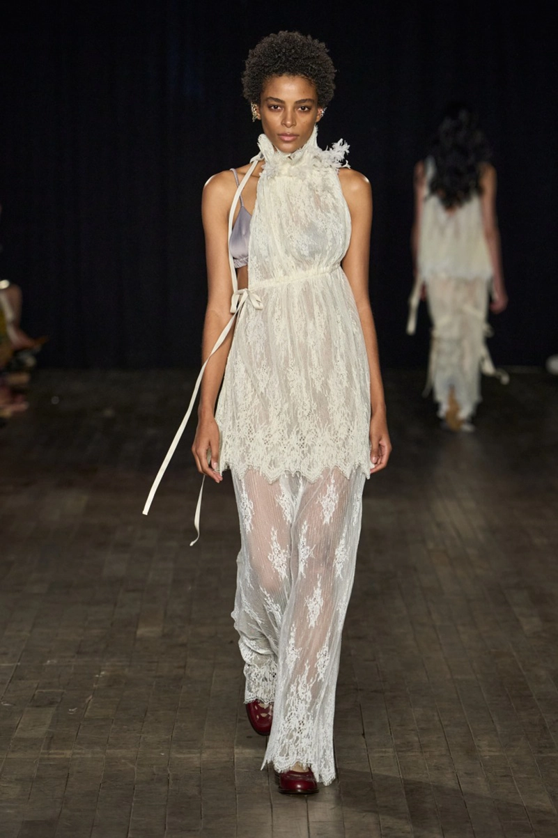 Aknvas Spring 2027 Turns The Wild Swans Into A Fashion Fairy Tale