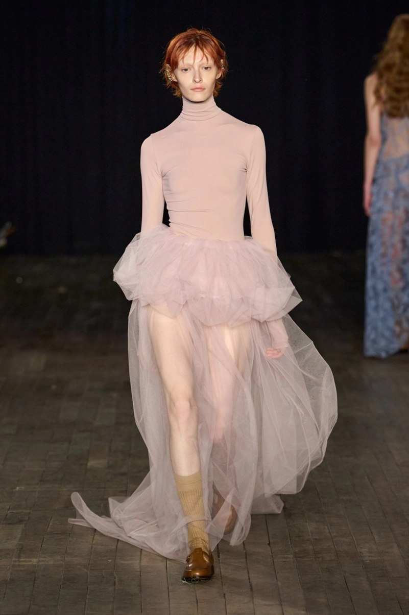 Aknvas Spring 2027 Turns The Wild Swans Into A Fashion Fairy Tale