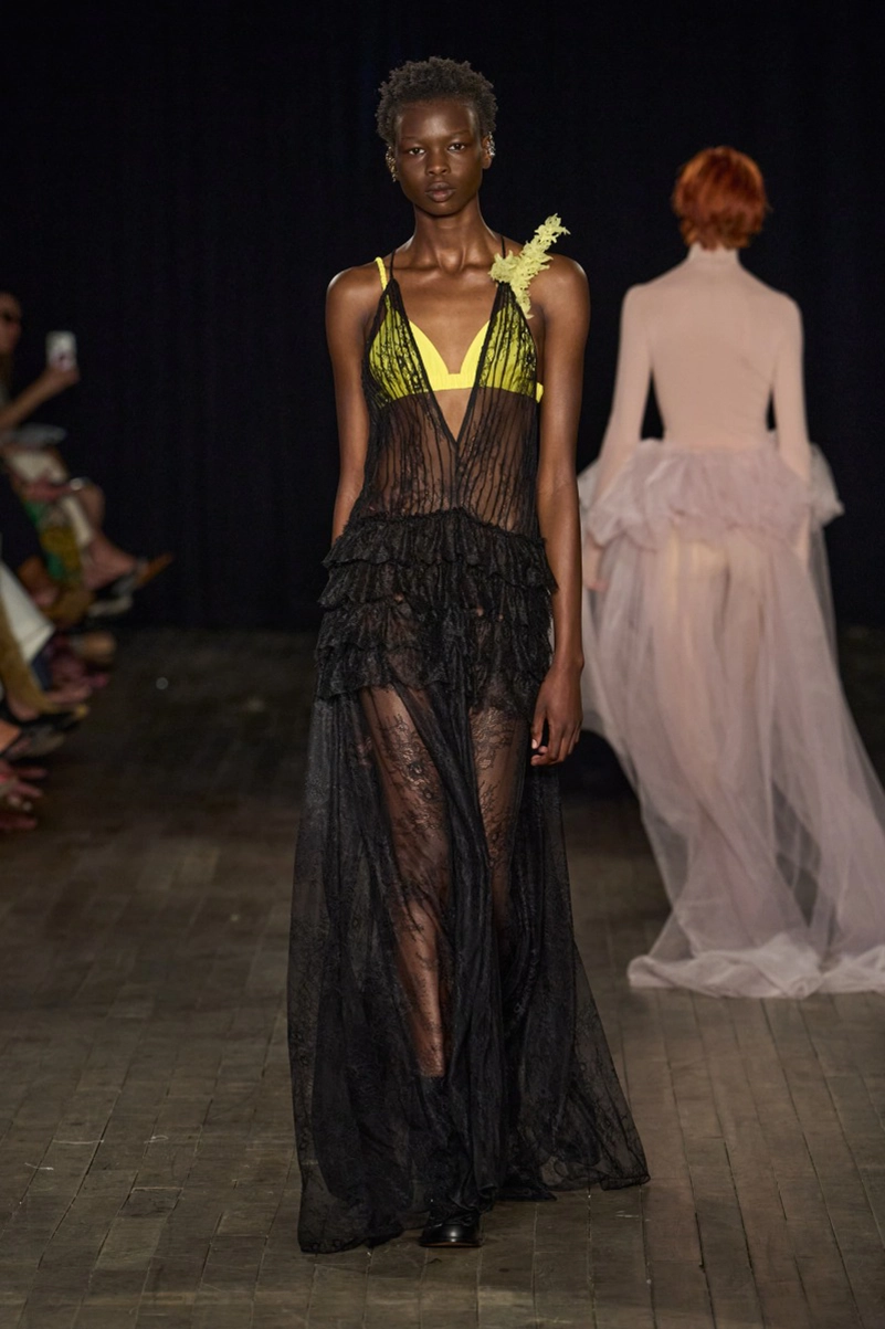 Aknvas Spring 2027 Turns The Wild Swans Into A Fashion Fairy Tale