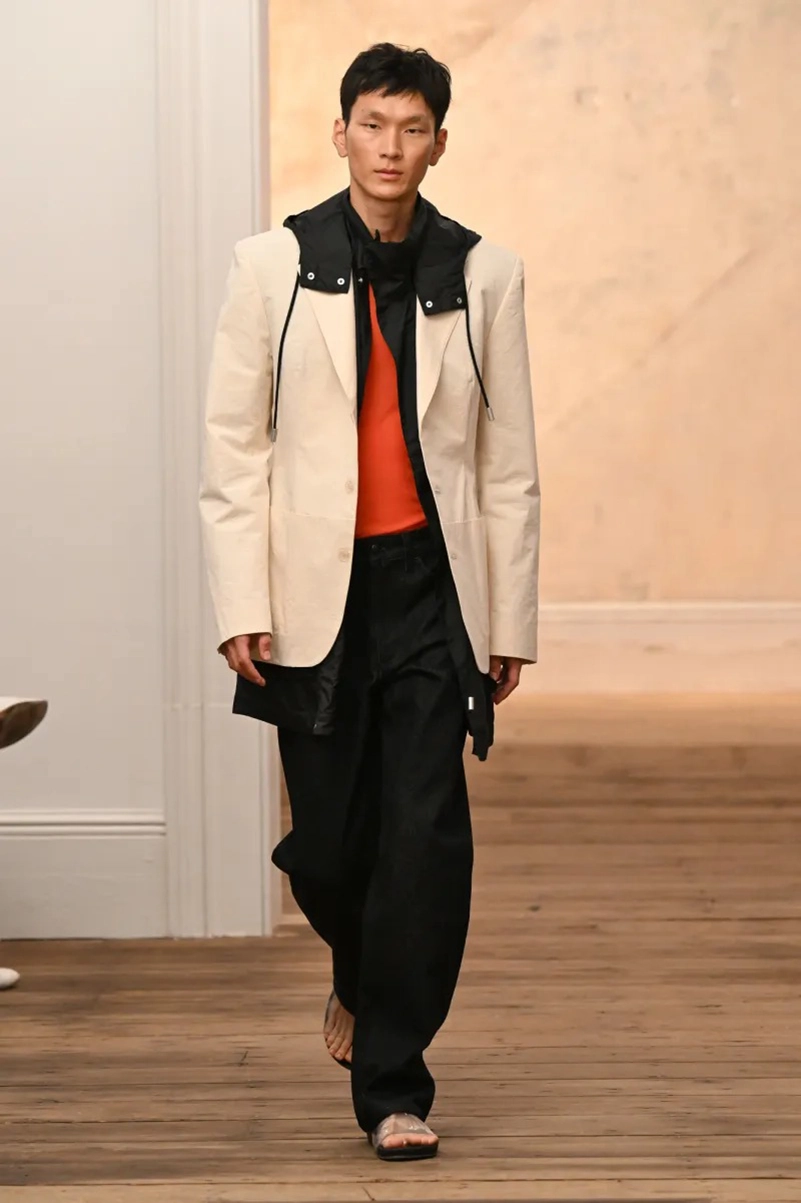 Eckhaus Latta Spring 2027 Keeps Downtown Style Loose, Metallic And Unpredictable