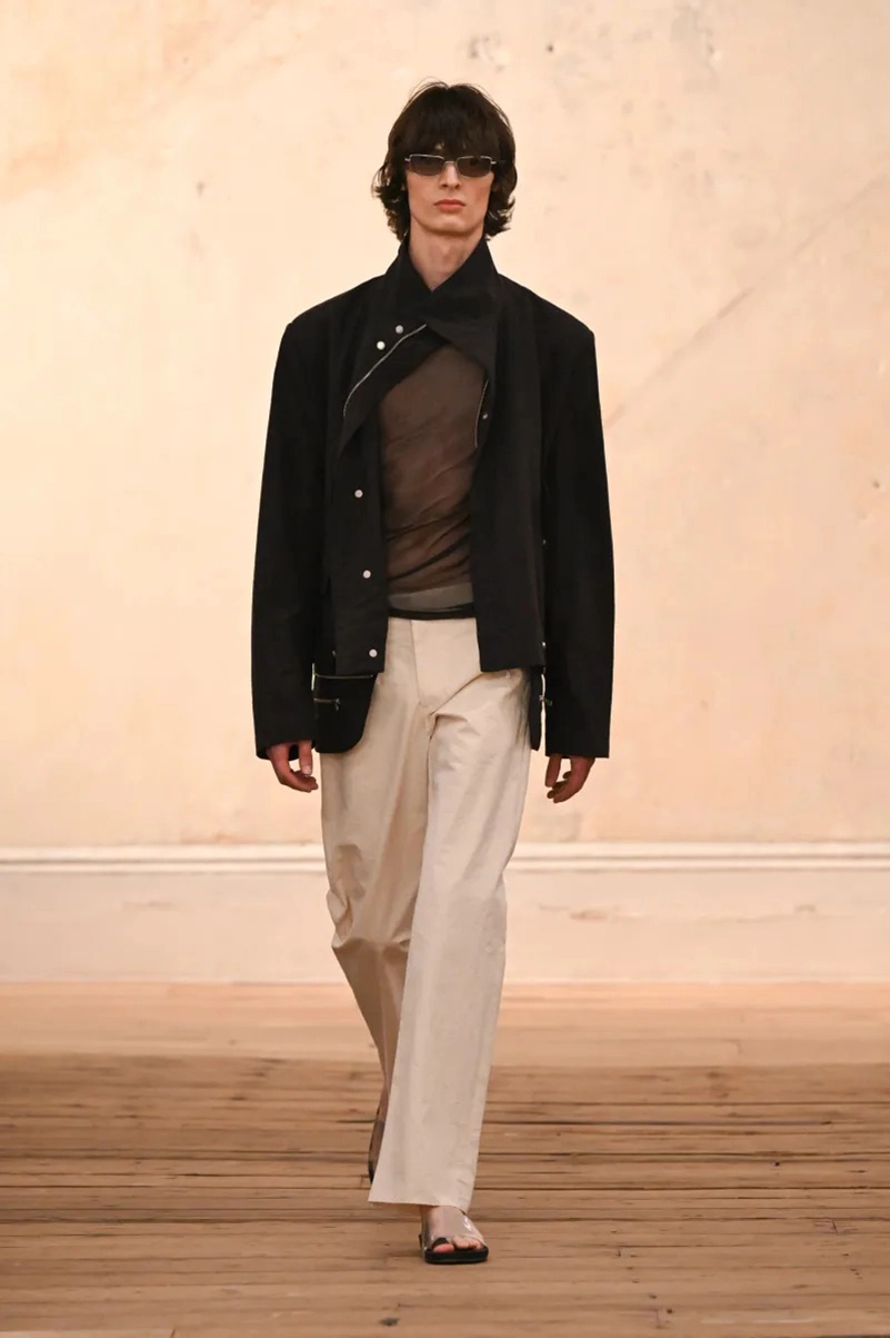 Eckhaus Latta Spring 2027 Keeps Downtown Style Loose, Metallic And Unpredictable