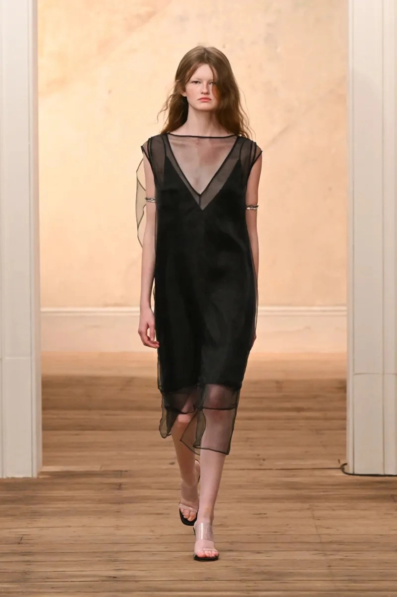 Eckhaus Latta Spring 2027 Keeps Downtown Style Loose, Metallic And Unpredictable