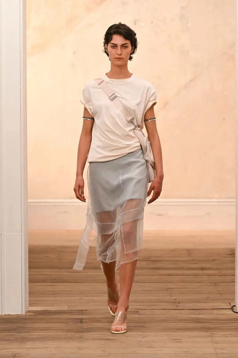 Eckhaus Latta Spring 2027 Keeps Downtown Style Loose, Metallic And Unpredictable
