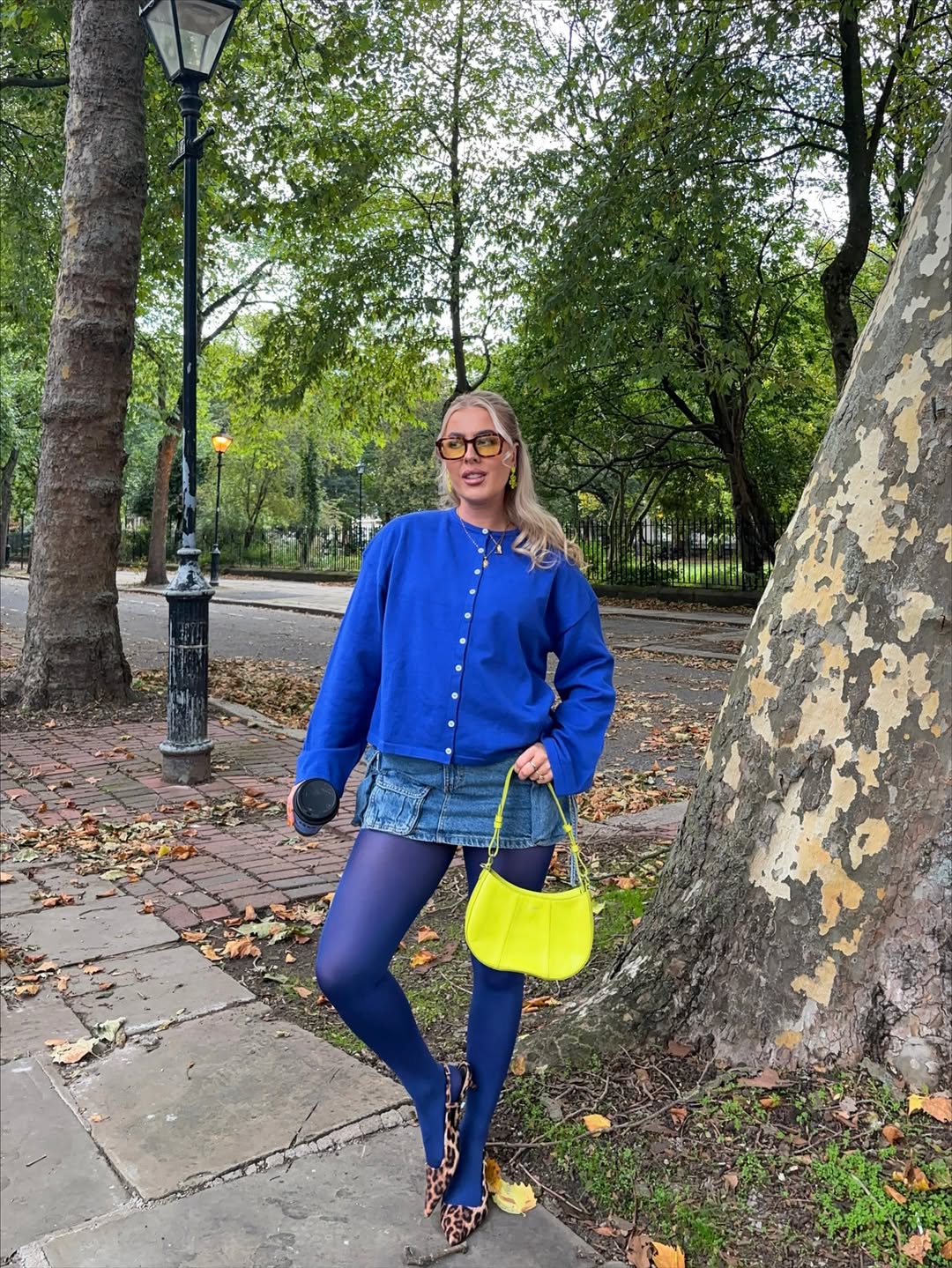 Blue Tights Outfit Ideas