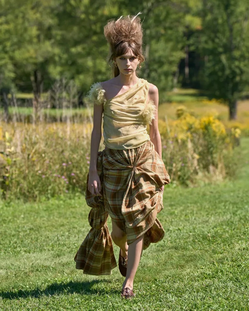 Collina Strada Spring 2027 Takes A Grungy Renaissance Detour