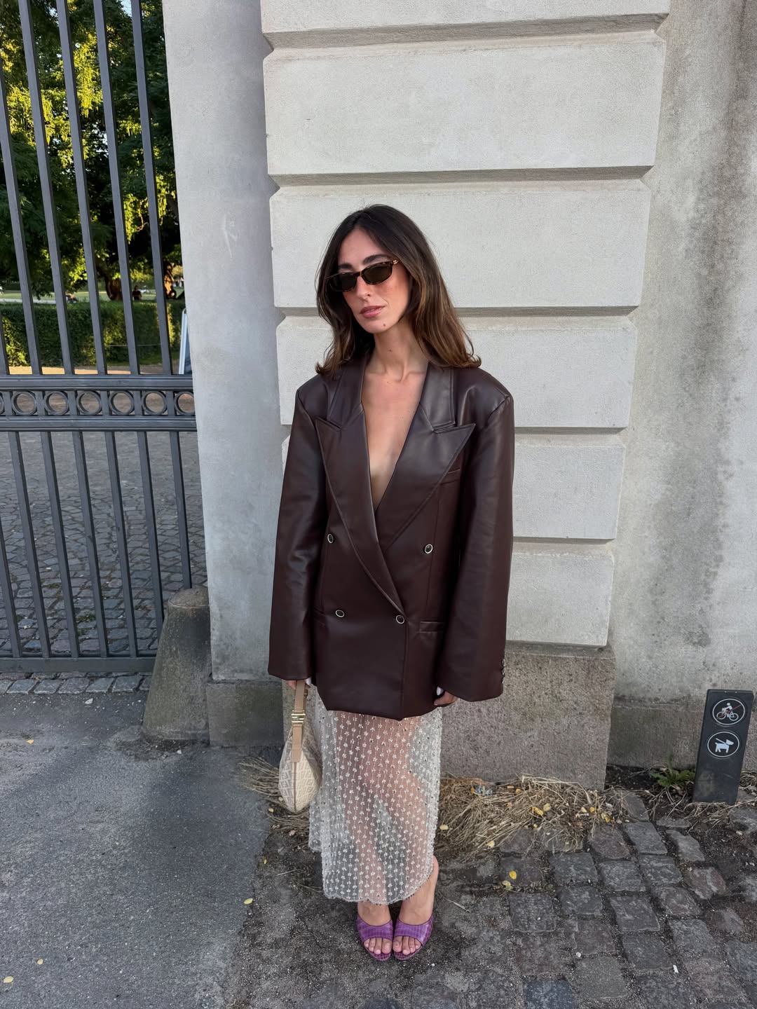 Fashion Blogger Wearing An Oversized Chocolate Brown Blazer
