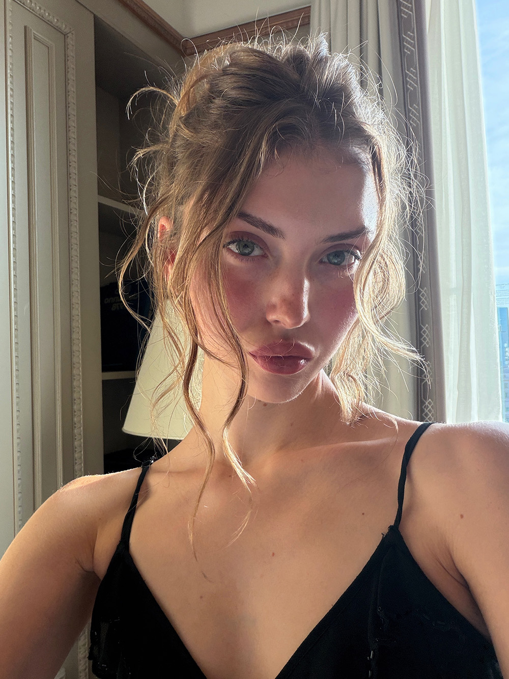 Weathered Cheeks Makeup Trend
