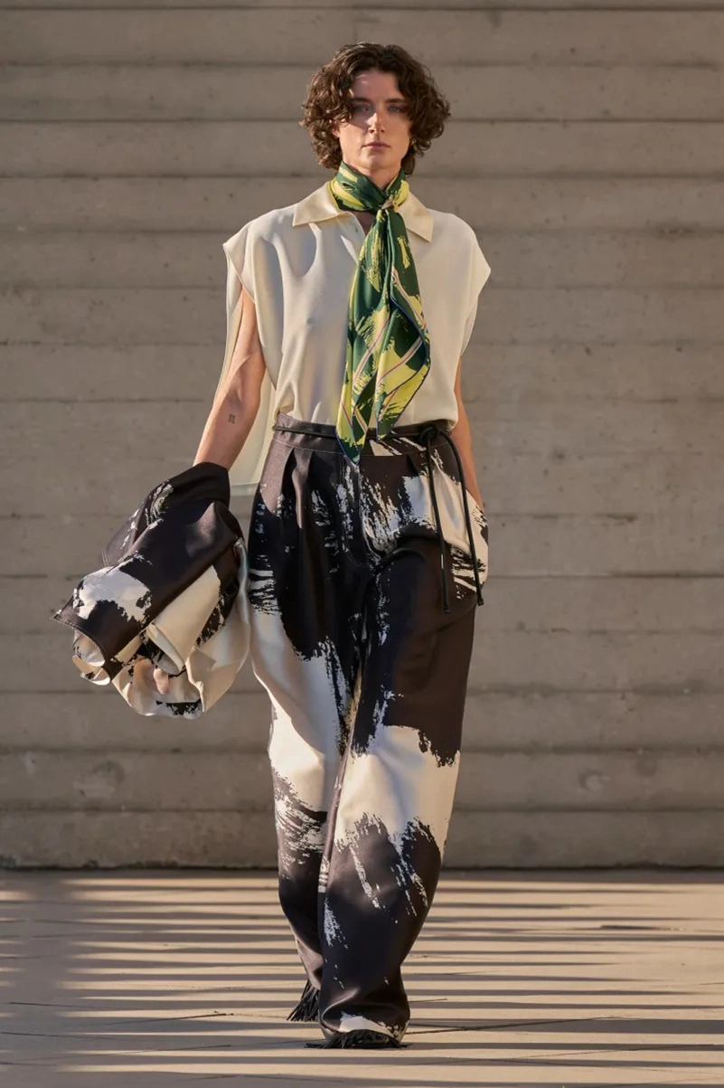 Roksanda Spring 2027 Puts An Arty Spin On The Seven-Day Wardrobe