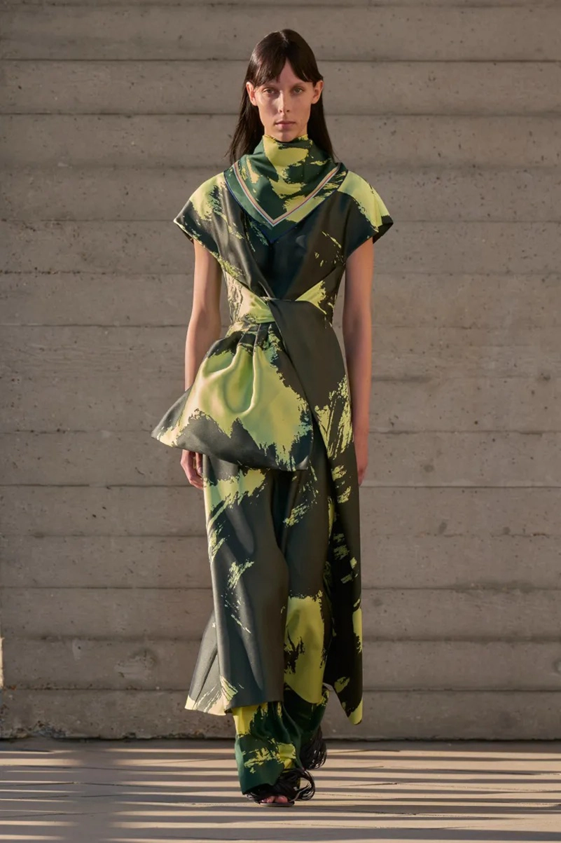 Roksanda Spring 2027 Puts An Arty Spin On The Seven-Day Wardrobe
