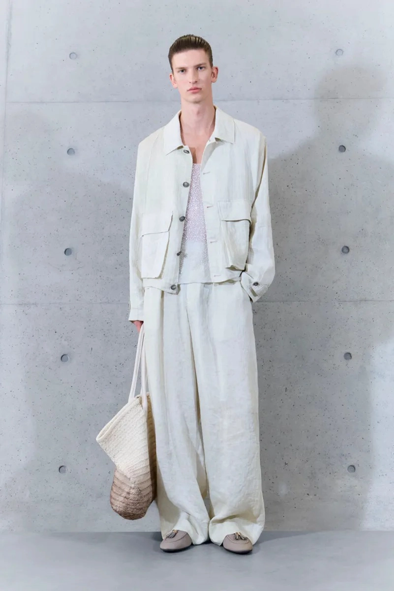 Emporio Armani Spring 2027 Gives Soft Suits a ’70s Streak