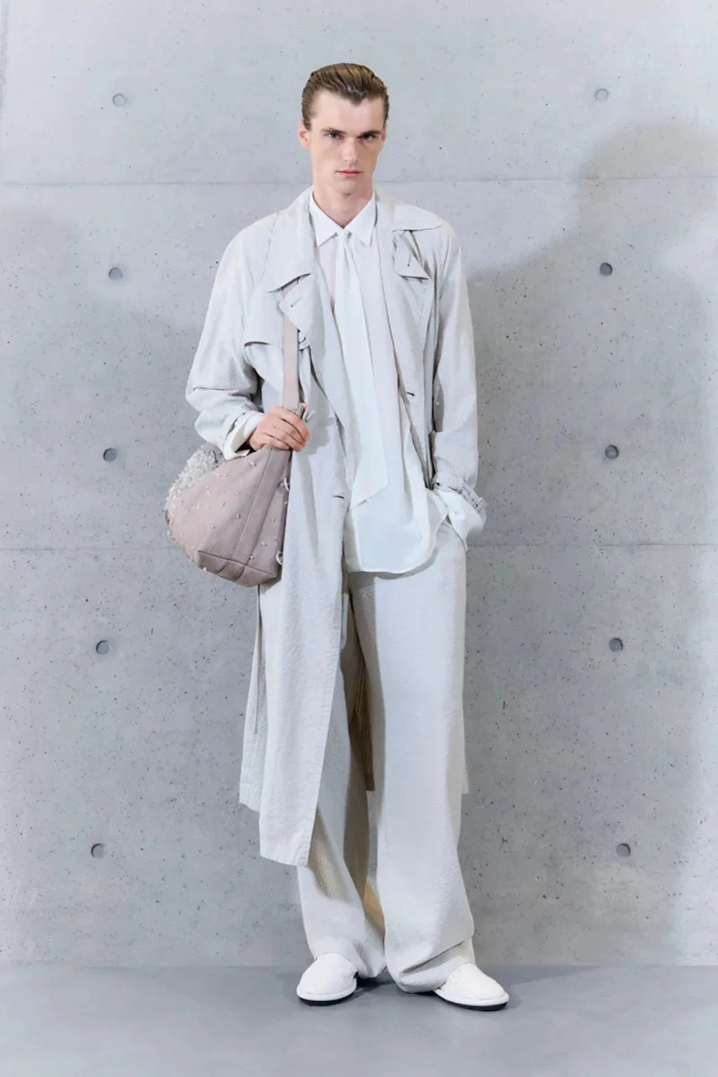Emporio Armani Spring 2027 Gives Soft Suits a ’70s Streak