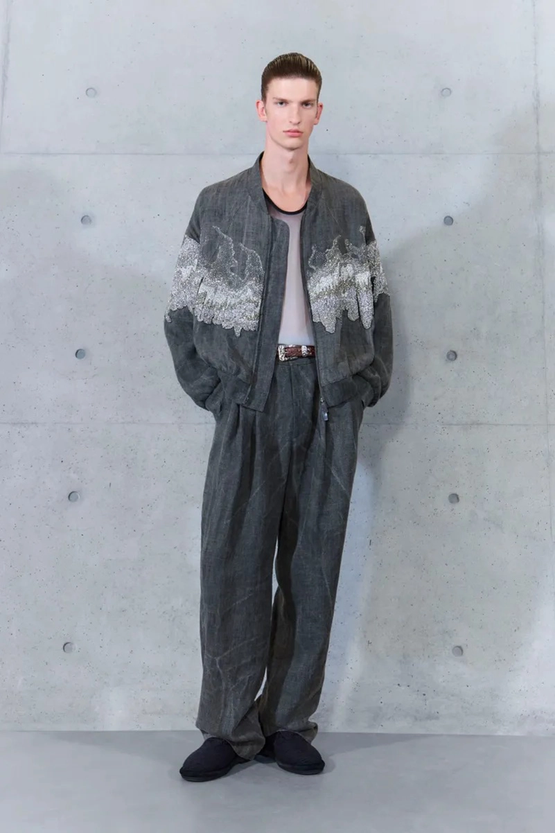 Emporio Armani Spring 2027 Gives Soft Suits a ’70s Streak
