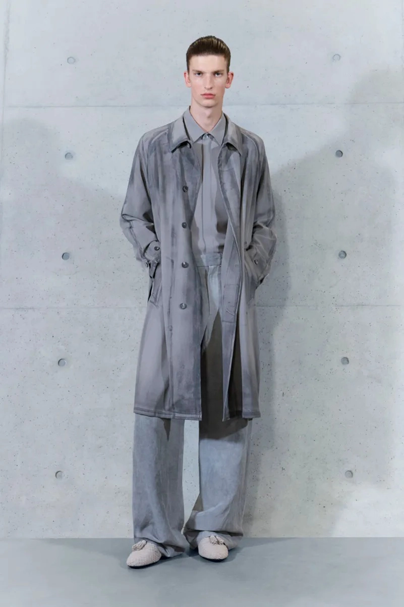 Emporio Armani Spring 2027 Gives Soft Suits a ’70s Streak
