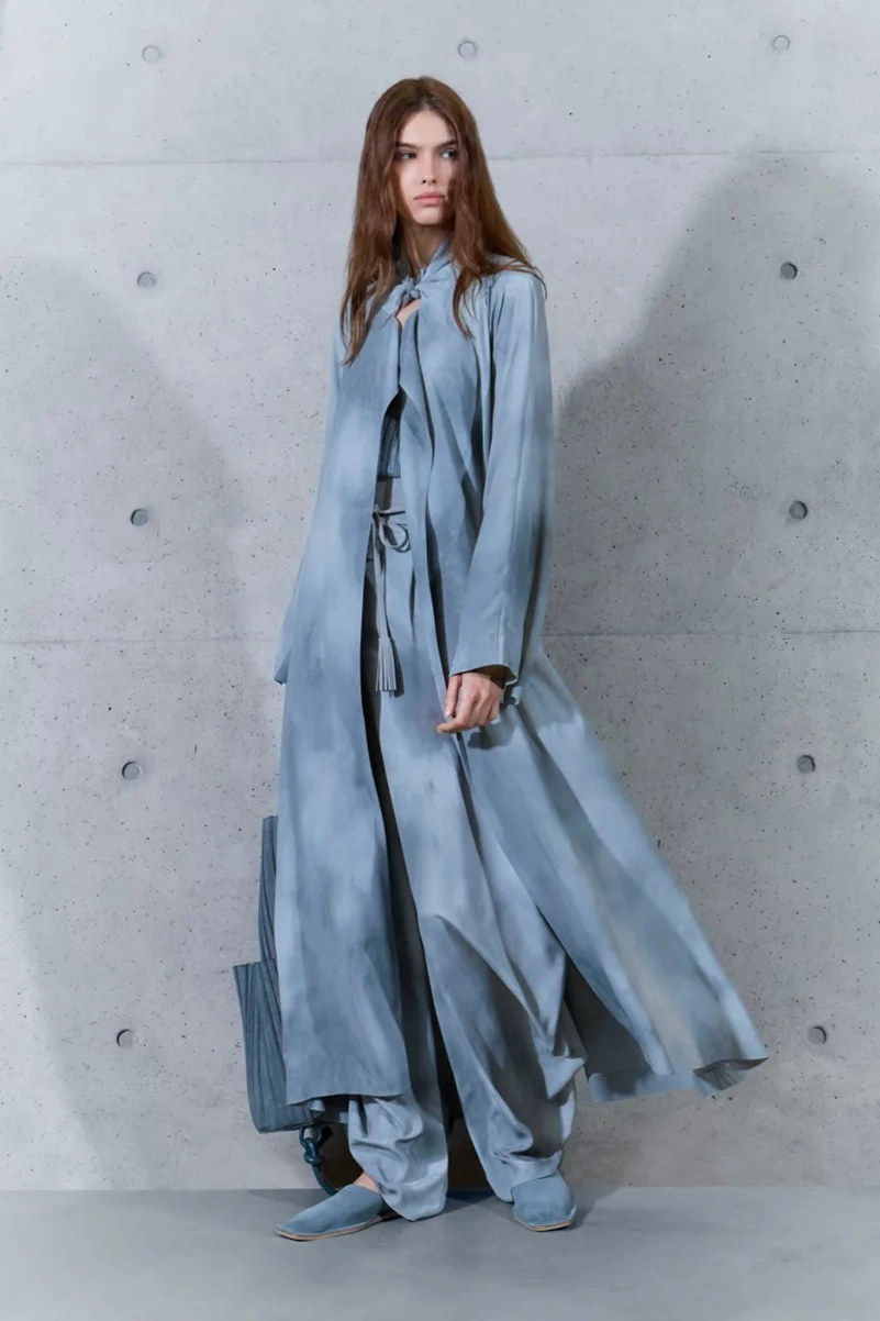 Emporio Armani Spring 2027 Gives Soft Suits a ’70s Streak