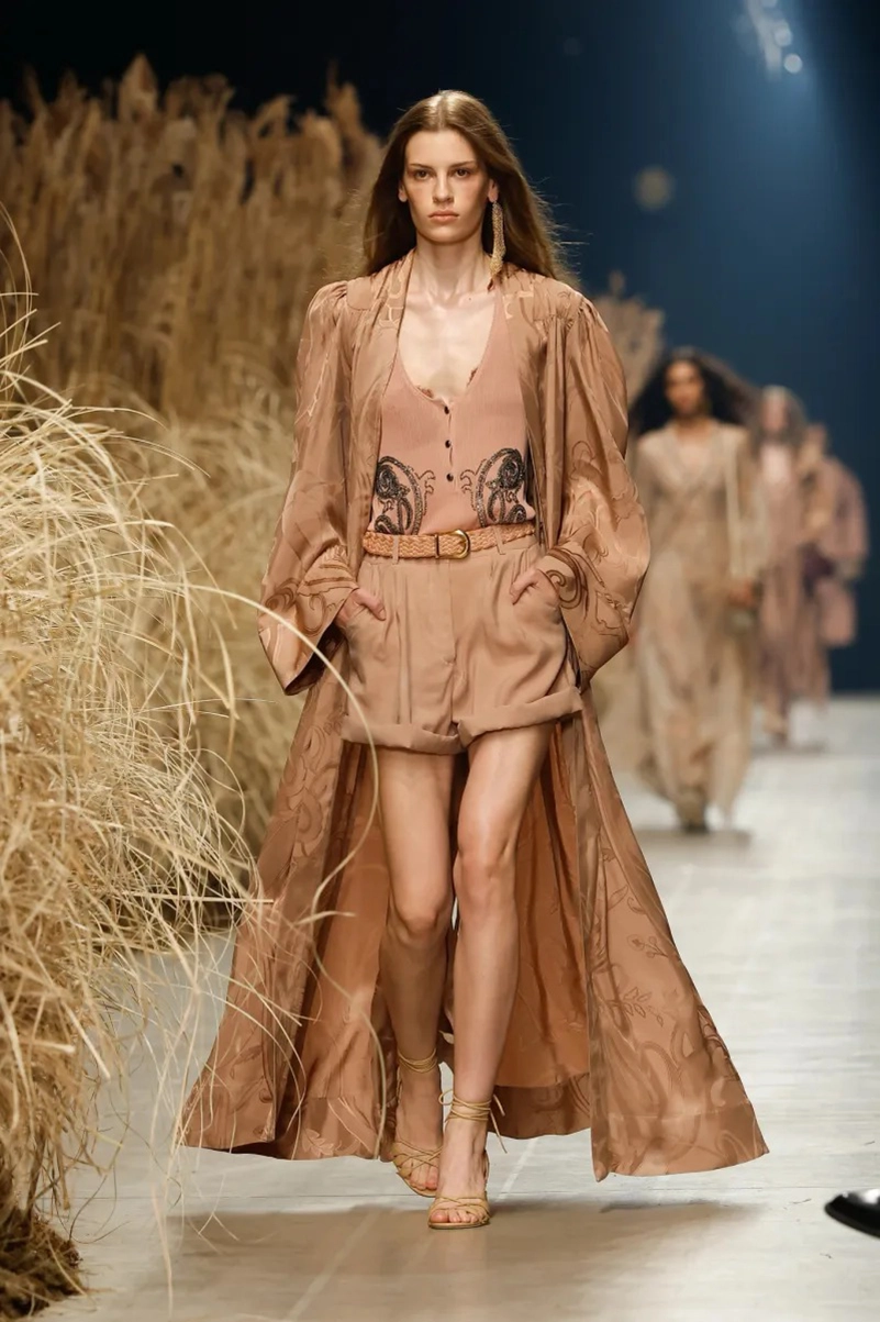 Etro Spring 2027 Gives Its Bohemian Staples A Lighter Touch