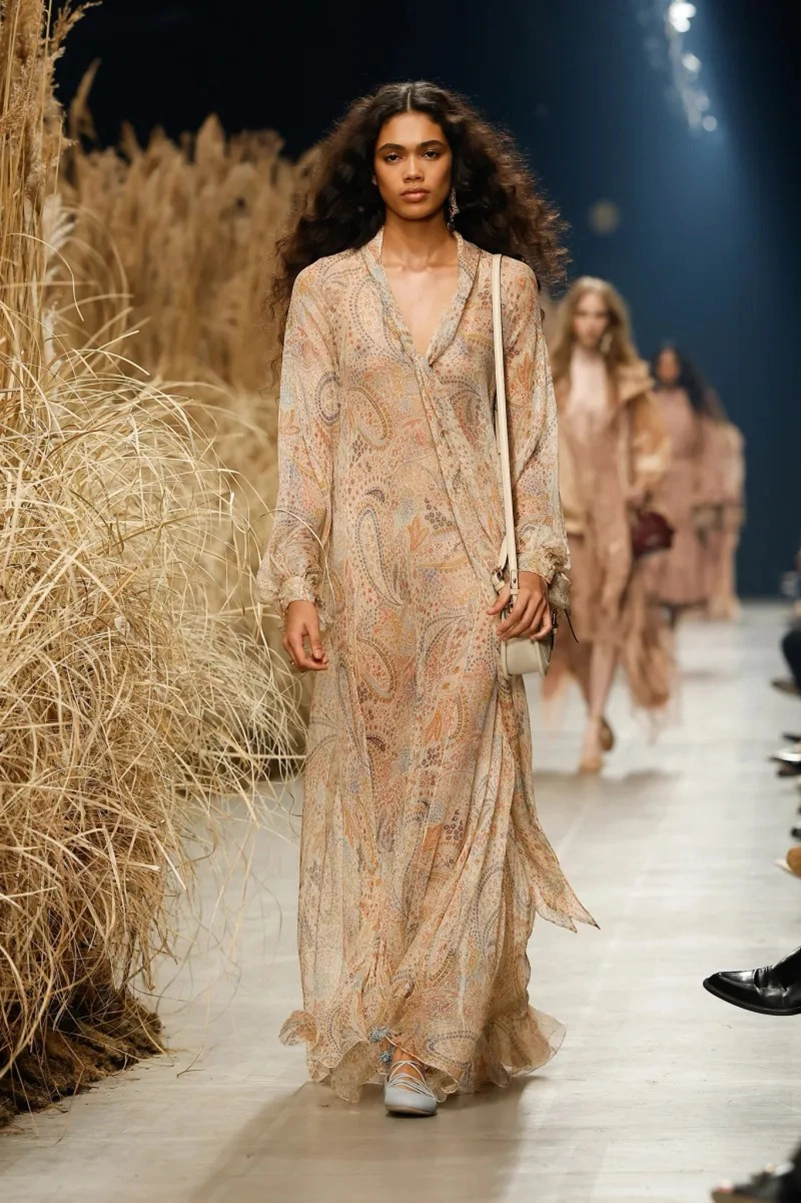 Etro Spring 2027 Gives Its Bohemian Staples A Lighter Touch