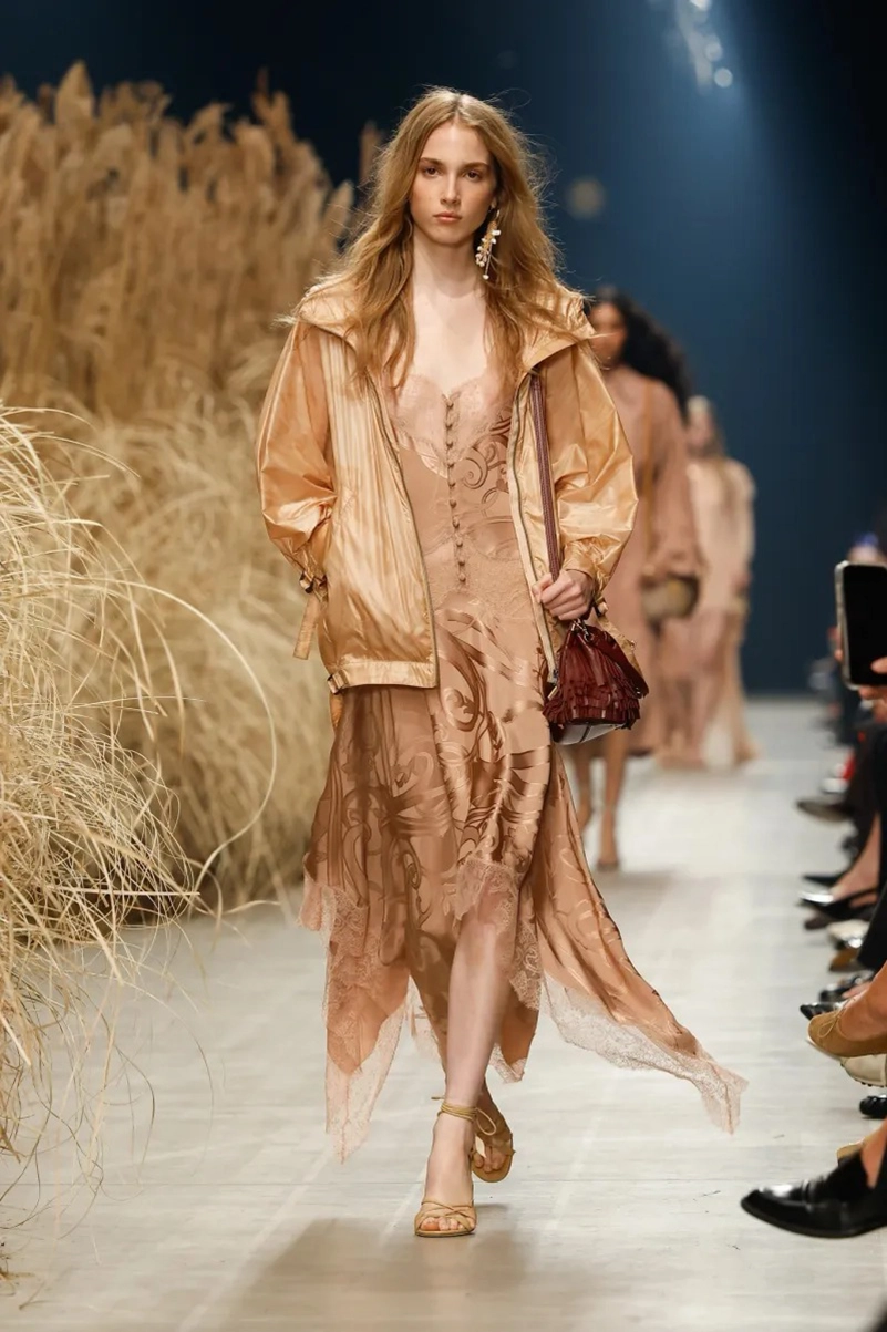 Etro Spring 2027 Gives Its Bohemian Staples A Lighter Touch