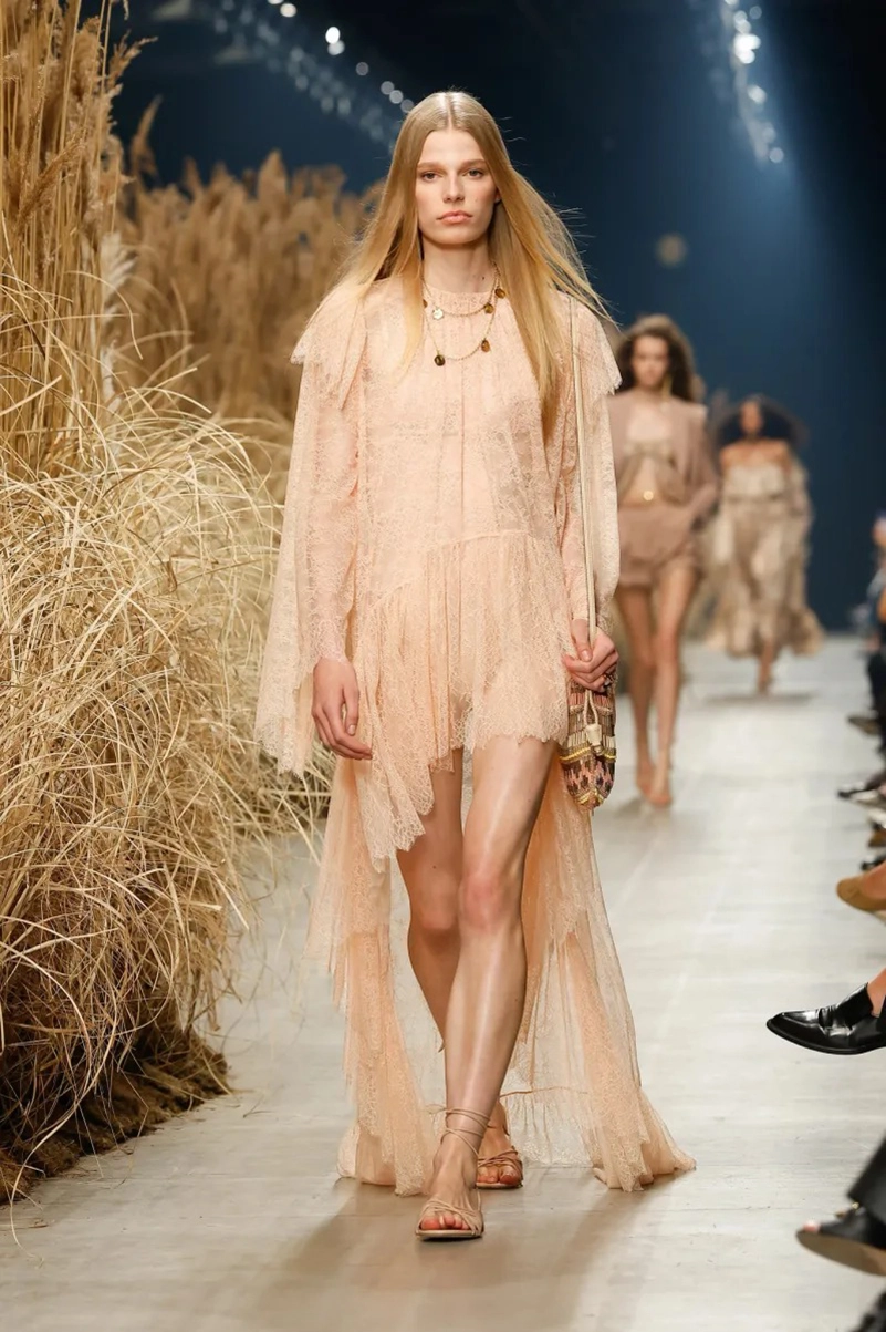 Etro Spring 2027 Gives Its Bohemian Staples A Lighter Touch