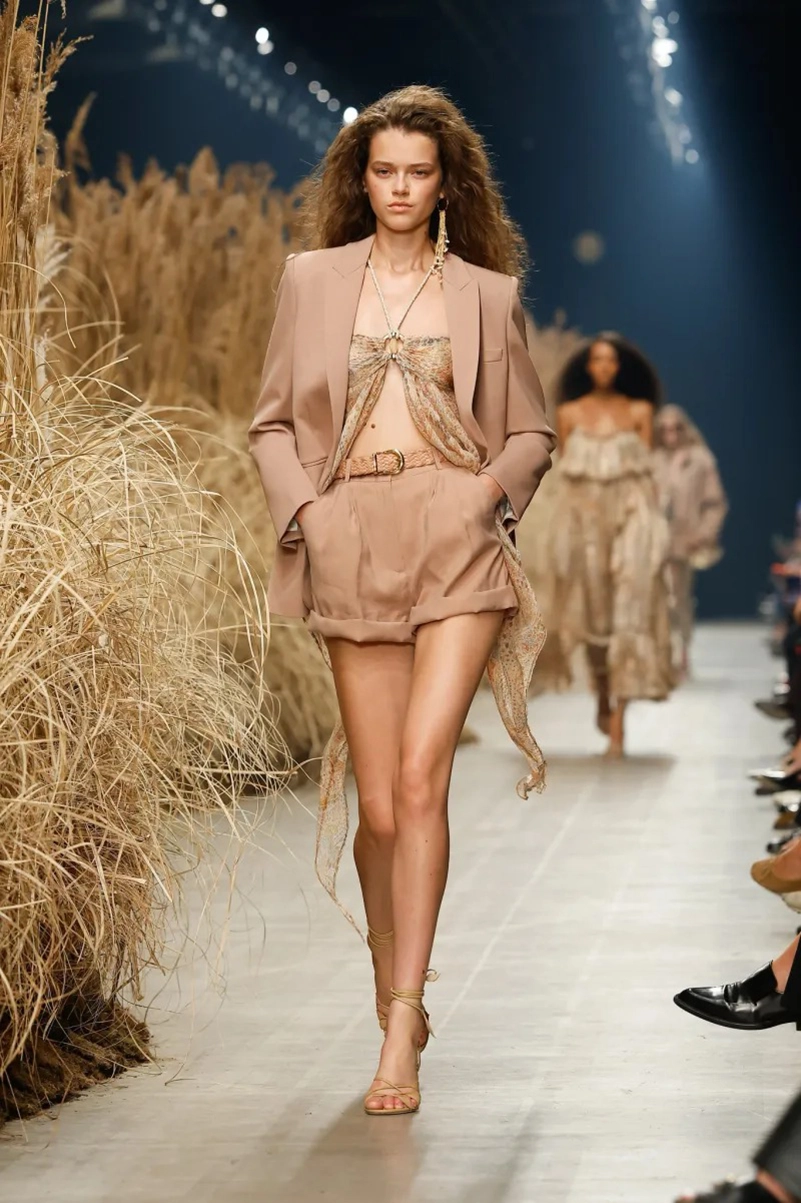 Etro Spring 2027 Gives Its Bohemian Staples A Lighter Touch
