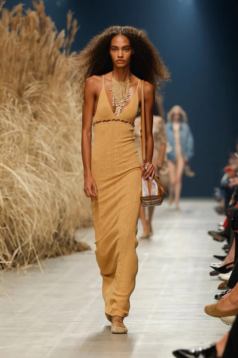 Etro Spring 2027 Gives Its Bohemian Staples A Lighter Touch