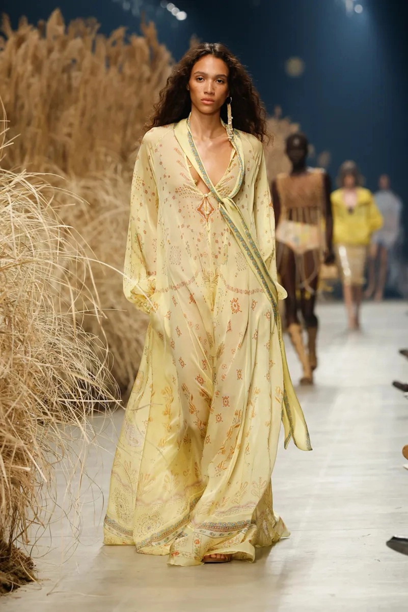 Etro Spring 2027 Gives Its Bohemian Staples A Lighter Touch