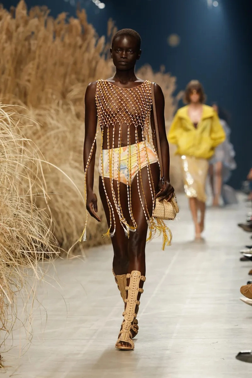 Etro Spring 2027 Gives Its Bohemian Staples A Lighter Touch