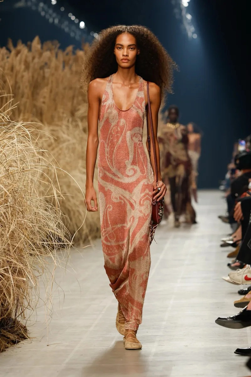 Etro Spring 2027 Gives Its Bohemian Staples A Lighter Touch