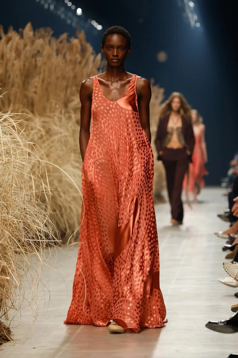 Etro Spring 2027 Gives Its Bohemian Staples A Lighter Touch
